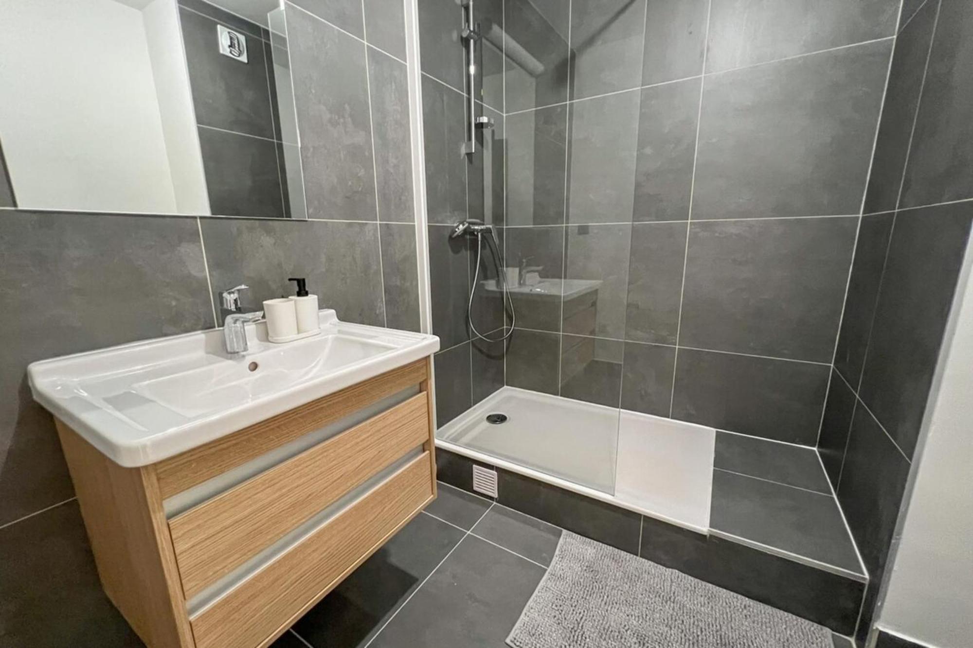 Flexliving - - Lecourbe * Paris